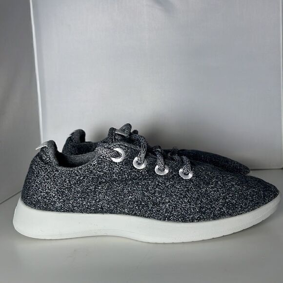 Allbirds women’s wool runner in natural grey. - Picture 3 of 7